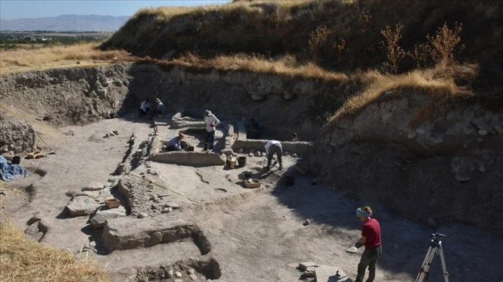 Arslantepe Höyüğü'nde 6 bin 400 yıllık fırın bulundu