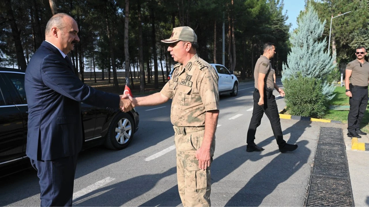 Batman Valisi, tören magandası ile karşılandı