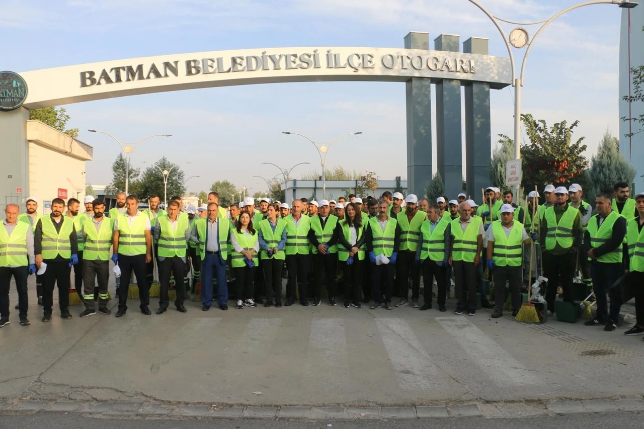 Belediye Başkanları çöp topladı