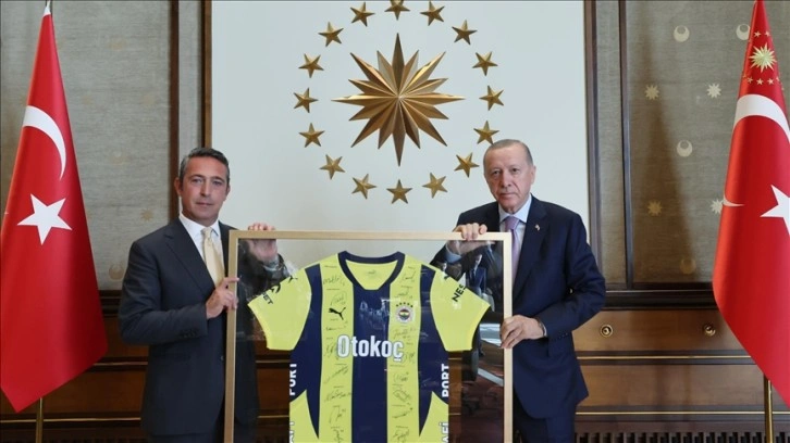 Cumhurbaşkanı Erdoğan, Fenerbahçe Yönetimini Kabul Etti