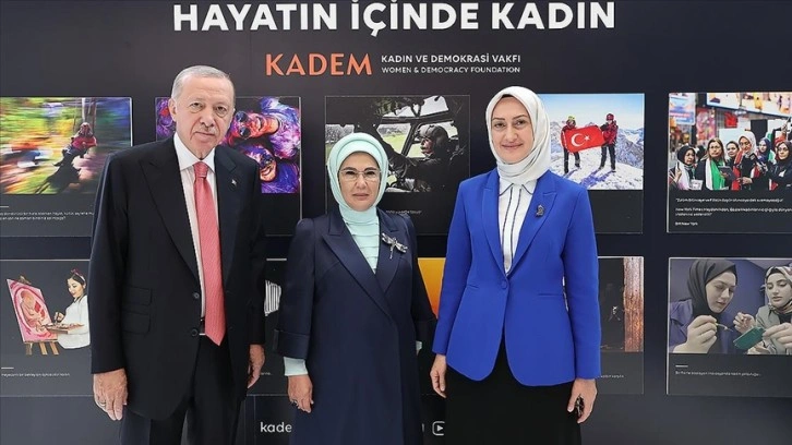 Cumhurbaşkanı Erdoğan ve Eşi Emine Erdoğan New York'ta Fotoğraf Sergisi Ziyareti Yaptı