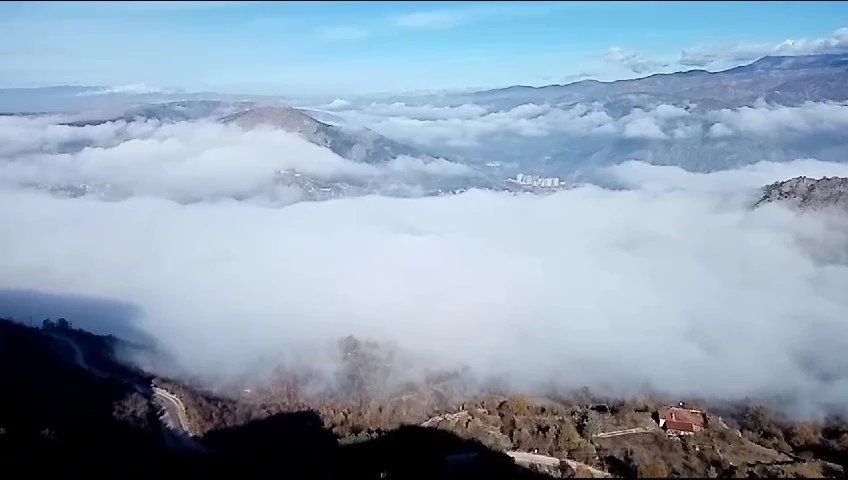 Hakkari'yi &quot;sis denizi&quot; kapladı