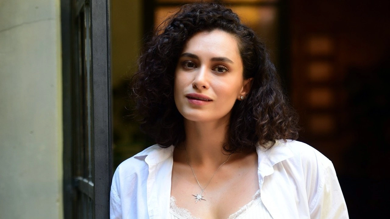 Hande Doğandemir: Yaren Leylek Filminin Galasında Yaşadığı Kazaya Rağmen Güçlükle Katılabildi