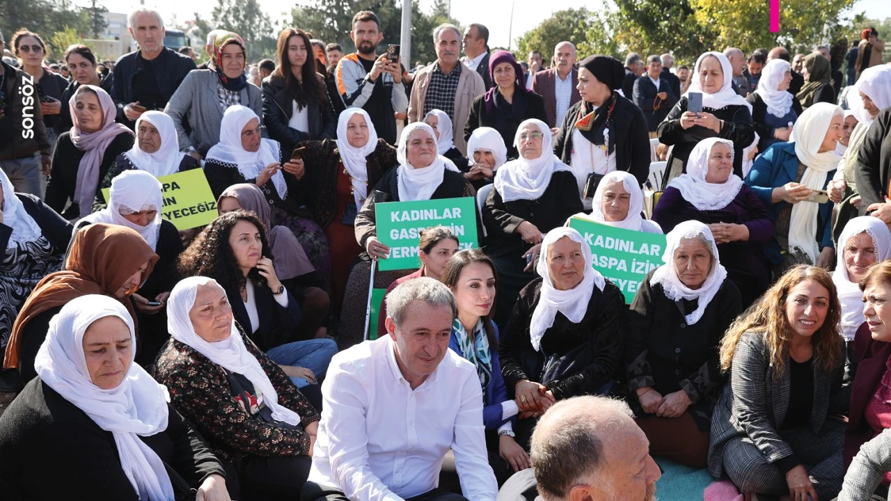 Hatimoğulları ve Bakırhan, Mardin'de oturma eylemine katıldı