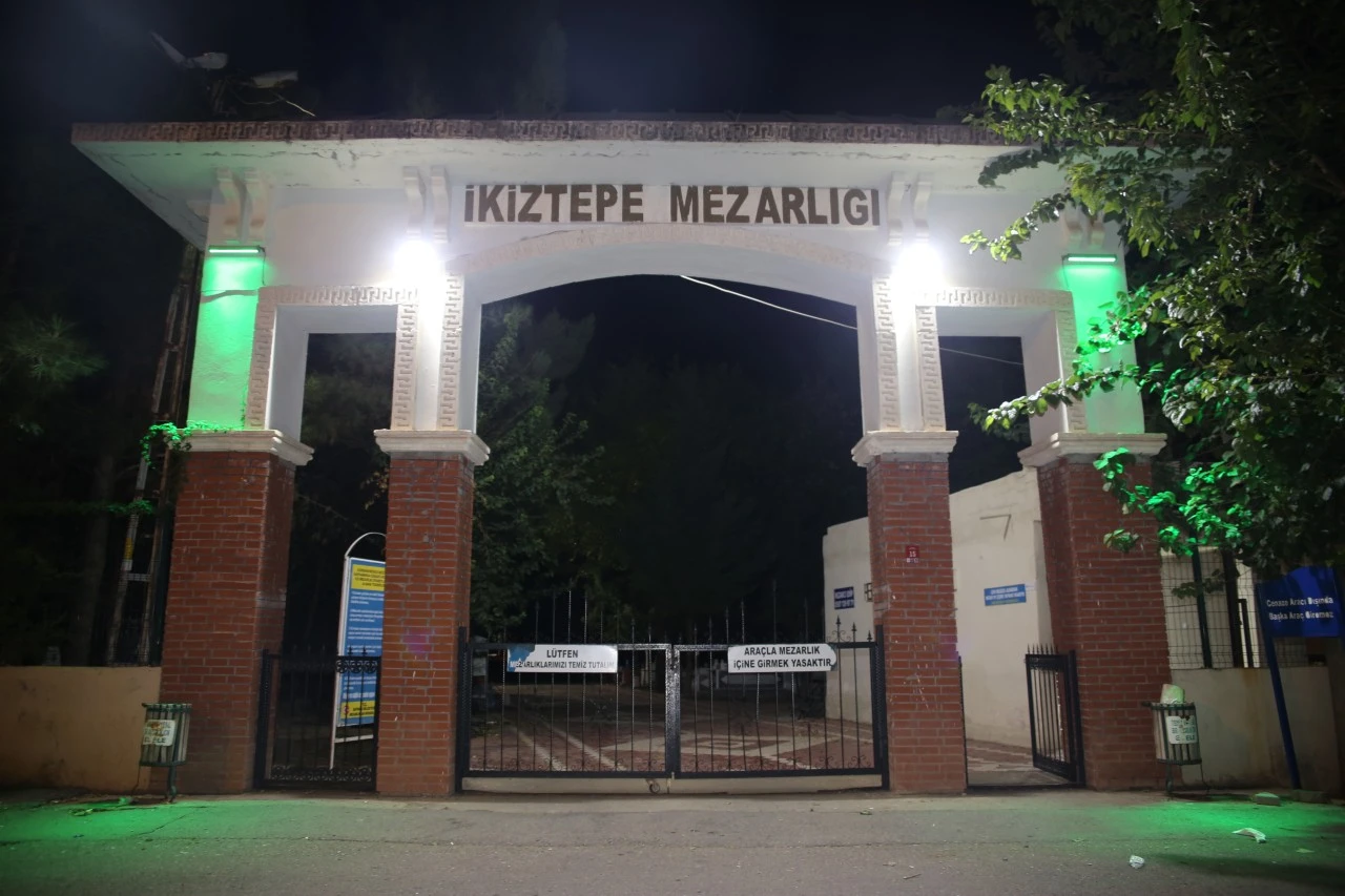 İkiztepe mezarlığı aydınlatıldı