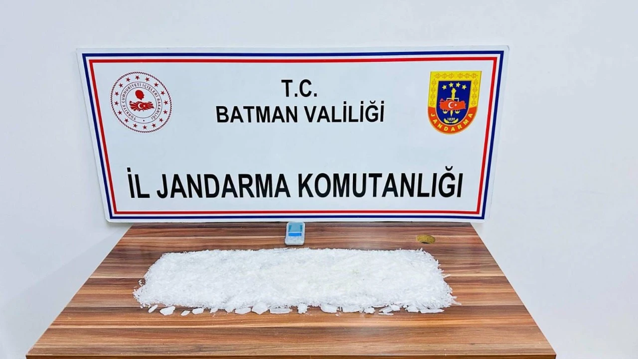 Jandarma, eve baskın düzenledi!