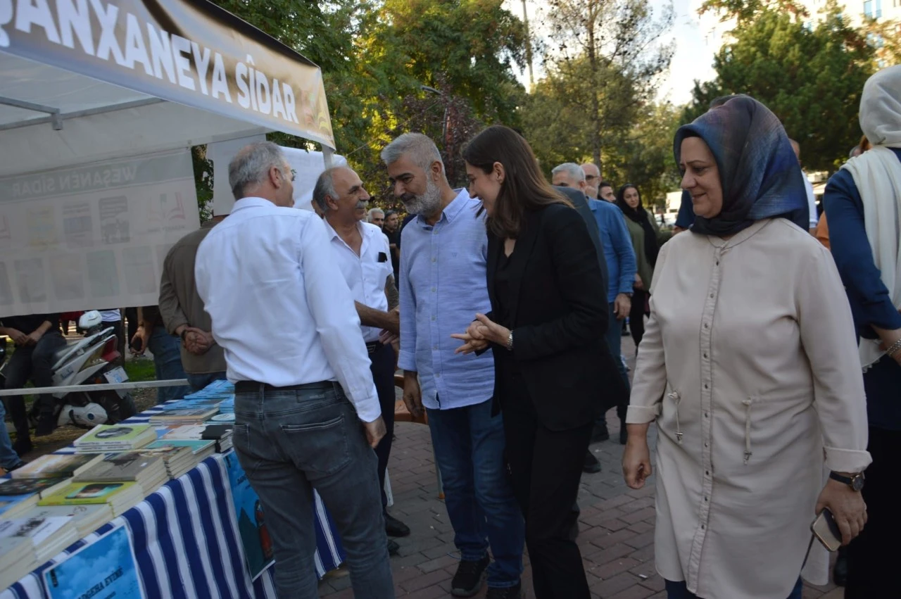 Kürtçe Kitap Fuarı başladı