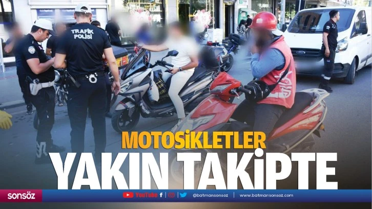 Motosikletler yakın takipte