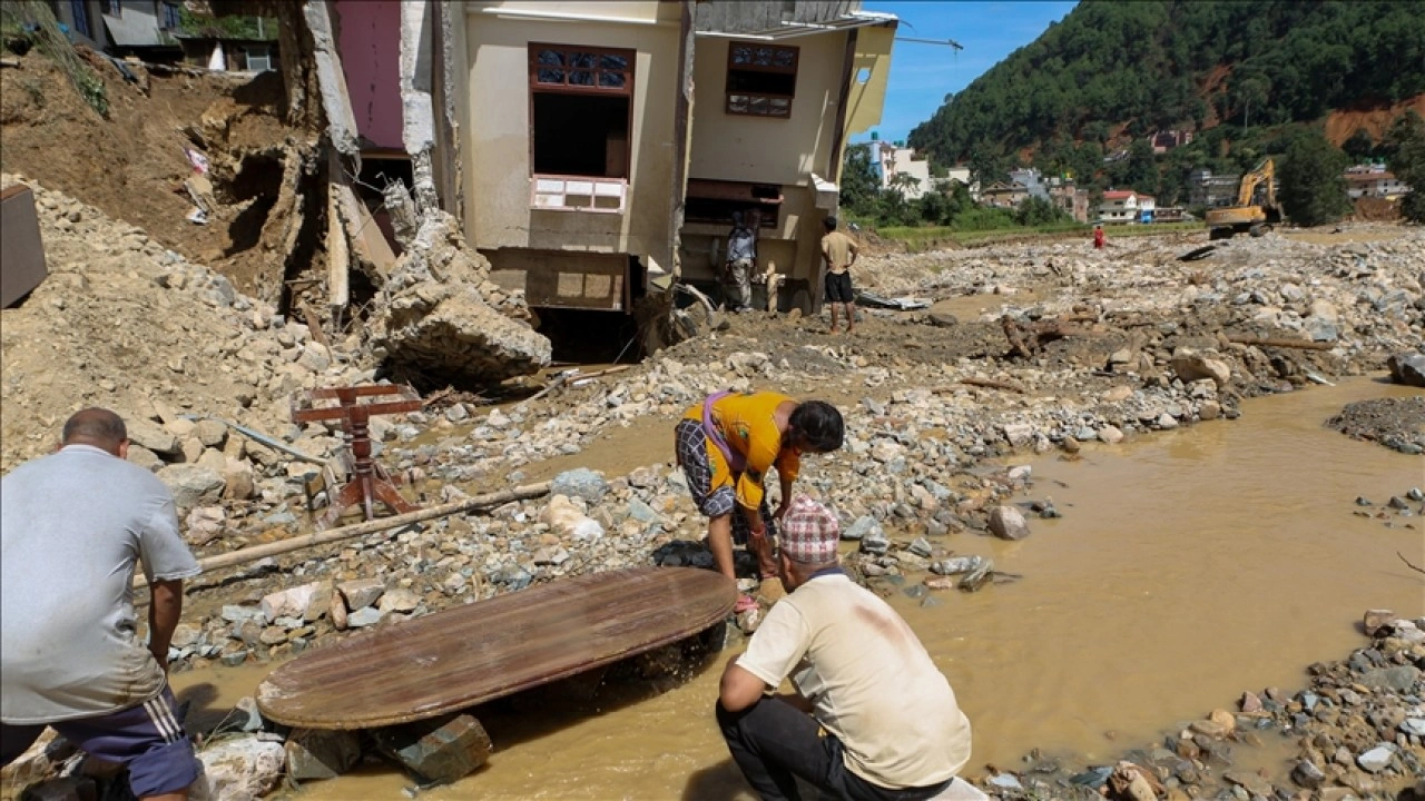 Nepal'de Aşırı Yağışlar ve Seller Felaket Getirdi