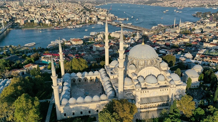 Osmanlı'nın ihtişam abidesi &quot;Süleymaniye Külliyesi&quot; yüzyıllardır ayakta