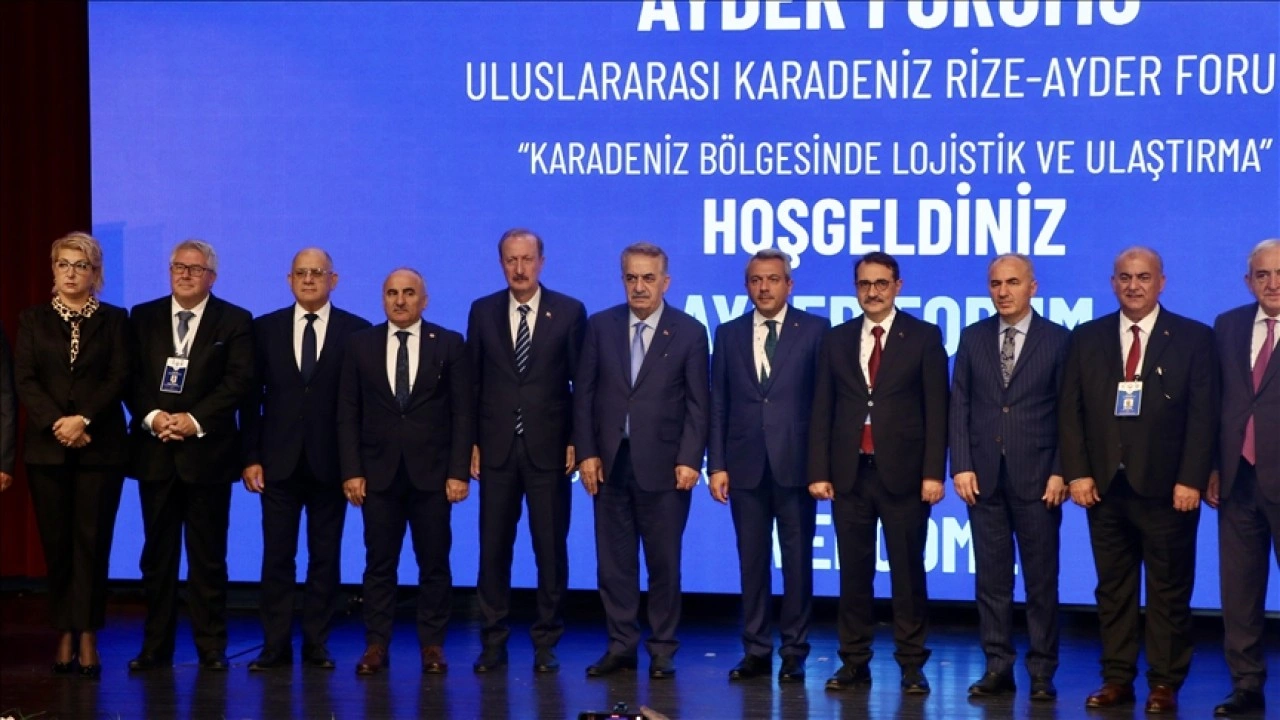 Rize Ulaştırma ve Altyapı Bakan Yardımcısı Enver İskurt, Karadeniz Bölgesi'ne Yapılacak Yatırımları Açıkladı