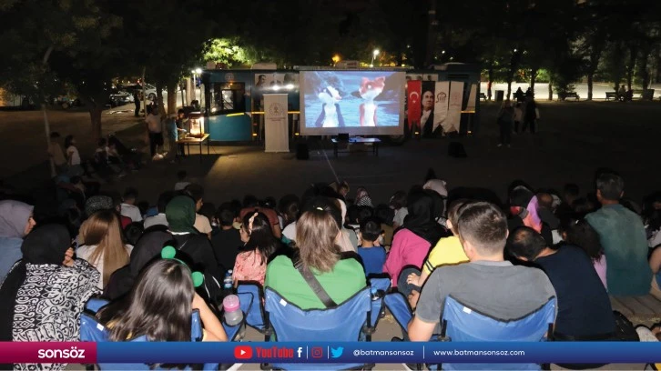 Siirt'te çocuklara yönelik açık hava sinema etkinliği düzenlendi