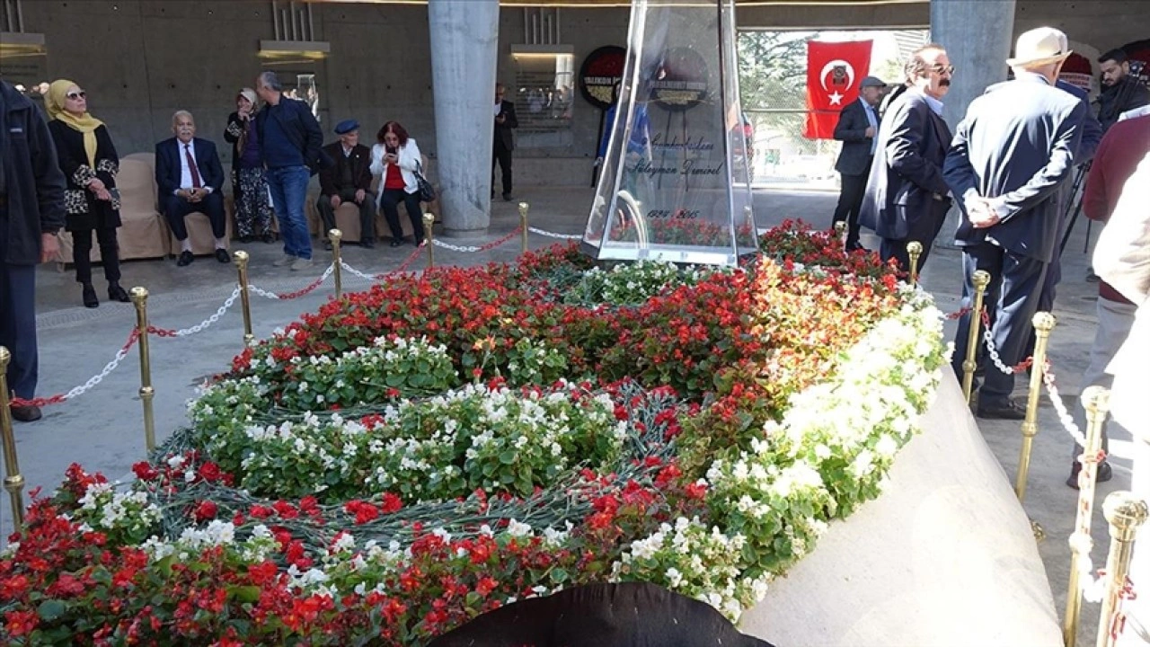 Süleyman Demirel İslamköy'de Anıldı