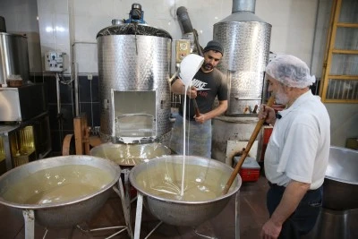 123 yıldır aynı yöntemle üretilen tahin helvası lezzetini koruyor