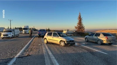 Adıyaman'da iki otomobilin çarpıştığı kazada 2 kişi yaralandı