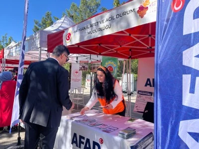 AFAD gönüllüleri fuarda sunum yaptı