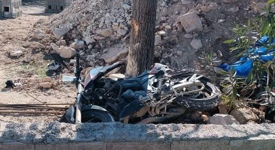 Ağaca çarpan motosikletin sürücüsü ve beraberindeki kişi öldü