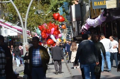 Bahar havası, çarşıyı hareketlendirdi