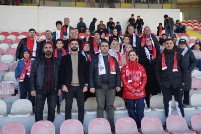 Büyükler destek için Petrolspor maçındaydı