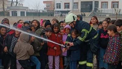 Çocuklara yangın güvenliği eğitimi…