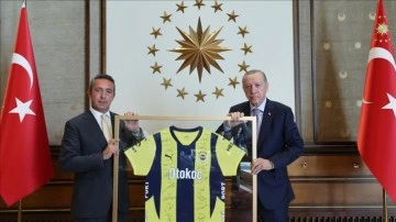 Cumhurbaşkanı Erdoğan, Fenerbahçe Yönetimini Kabul Etti