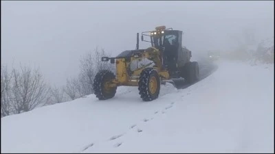 Çüngüş ve Hani’de kar nedeniyle kapanan yollar ulaşıma açıldı