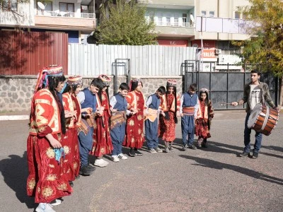 Diyarbakır'da &quot;özel öğrenciler&quot; öğretmenleri için sahneye çıkacak