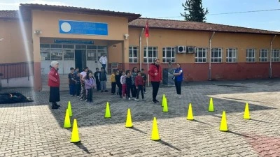 Dörtyol'da Gençlik Merkezi üyeleri öğrencilerle bir araya geldi