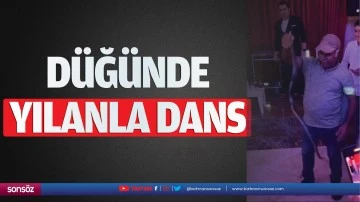 Düğünde yılanla dans