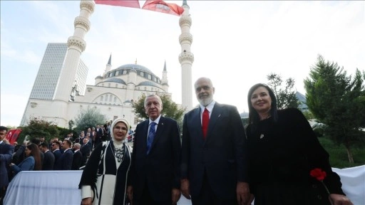 Emine Erdoğan, Arnavutluk'ta Balkanların En Büyük Camisi Açılışını Yaptı