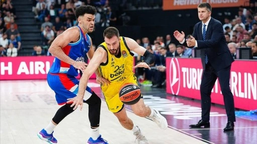 Fenerbahçe Beko Anadolu Efes'i Devirdi