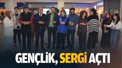 Gençlik, sergi açtı