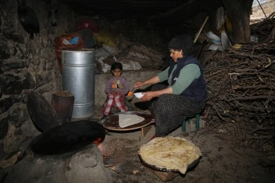 Hikaye kitaplarındaki karakterler annelerin elinde örgü oyuncaklara dönüşüyor