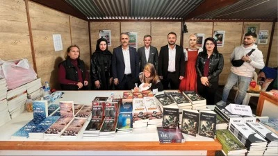 İl Başkanı, kitap fuarını gezdi