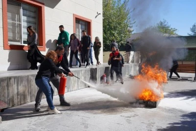 Kız Öğrenci Yurdunda yangın tatbikatı