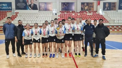 Korfbolda şampiyon Spor Lisesi…