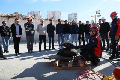 Mardin Büyükşehir Belediyesi bünyesinde kurulan arama kurtarma ekibine eğitim verildi