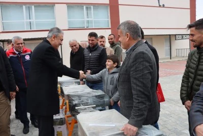 Mardin'de 97 çiftçiye üzüm sıkma makinesi dağıtıldı