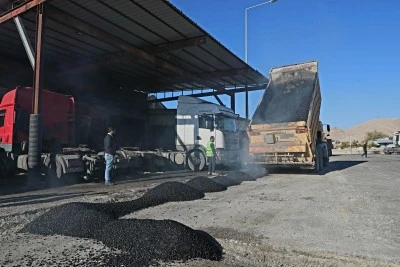 Mardin'de sanayi sitesinin bozuk yolları onarıldı