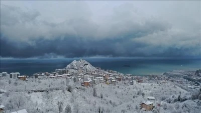 Orta ve Doğu Karadeniz'de kuvvetli sağanak, yüksek kesimlerinde kar bekleniyor