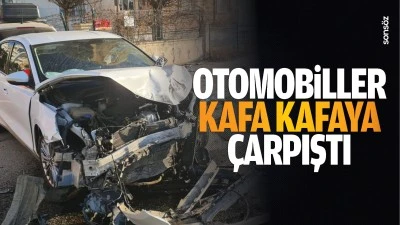 Otomobiller kafa kafaya çarpıştı 