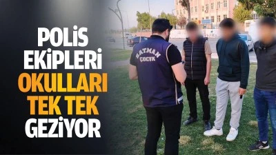 Polis ekipleri, okulları tek tek geziyor