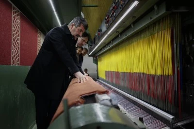 Şam'daki Emevi Camisi'nin halılarının üretimi tamamlandı