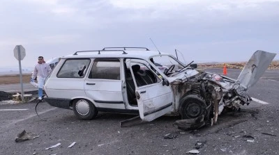 Şanlıurfa'da 2 otomobilin çarpıştığı kazada 1 kişi öldü, 3 kişi yaralandı