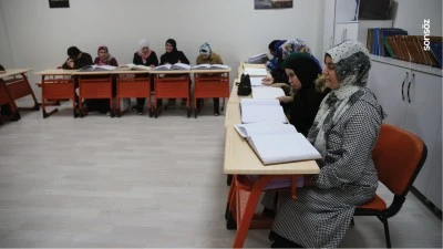 Şanlıurfalı görme engelli kadınlar, mukabele geleneğini Braille alfabesiyle sürdürüyor