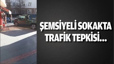 Şemsiyeli Sokakta trafik tepkisi…