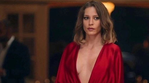 Serenay Sarıkaya'dan İstanbul Sözleşmesi Açıklaması