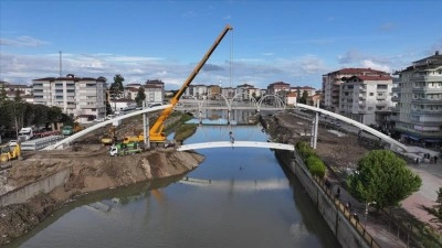 Terme Çayı Üzerine Yapılan Yaya Köprüsü Yenileniyor