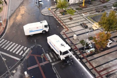 TOMA su sıktı, İdris Usta çiğköfte yoğurdu