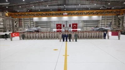 Türkiye-Katar İlişkileri Güçleniyor: Bakan Güler Katar'da Mehmetçikle Bir Araya Geldi